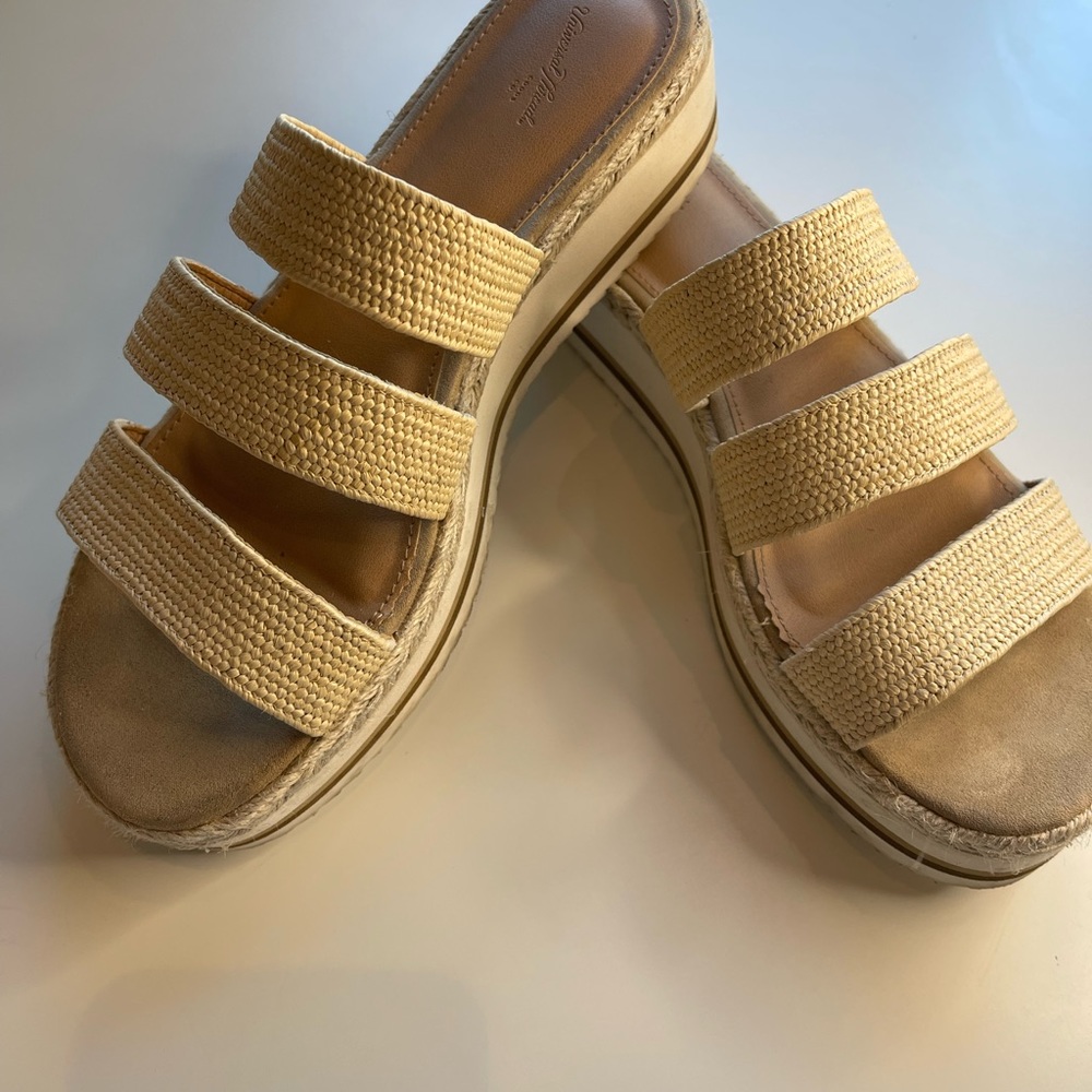 Woven wedge Sandals